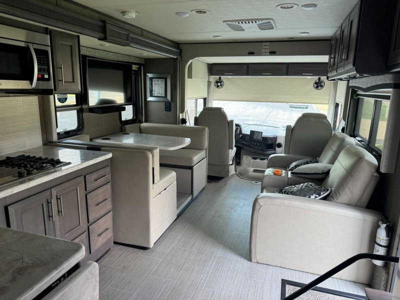 Ford F-53 Motorhome Stripped Chassis Vehicle Full-screen Gallery Image 24