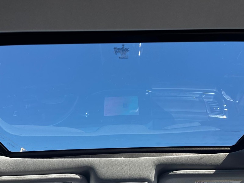 Ford Super Duty F-250 SRW Vehicle Full-screen Gallery Image 14