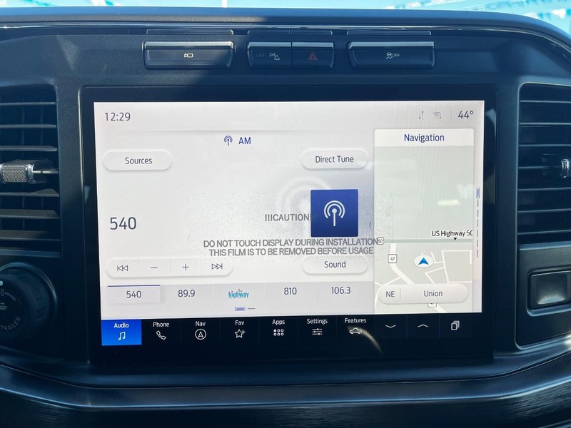 Ford Super Duty F-250 SRW Vehicle Full-screen Gallery Image 25