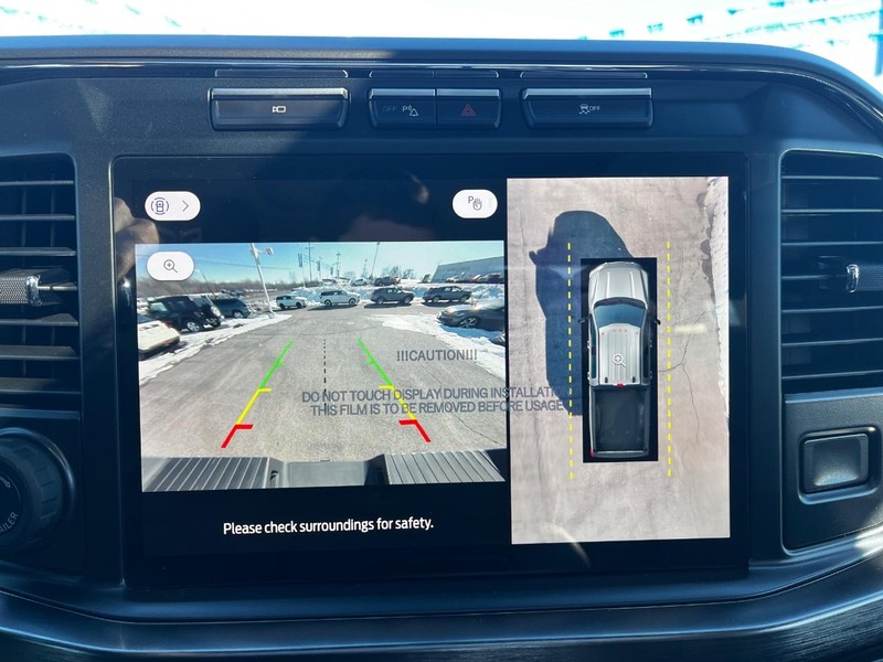 Ford Super Duty F-250 SRW Vehicle Full-screen Gallery Image 26