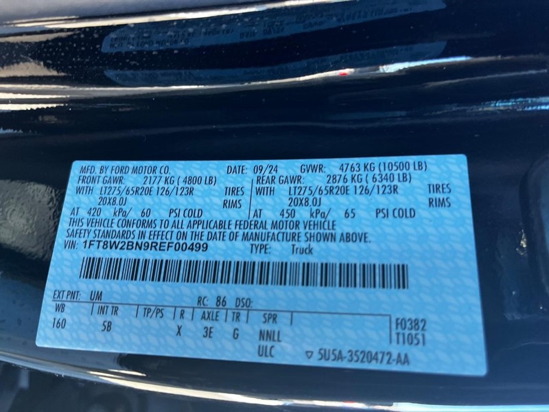 Ford Super Duty F-250 SRW Vehicle Full-screen Gallery Image 27