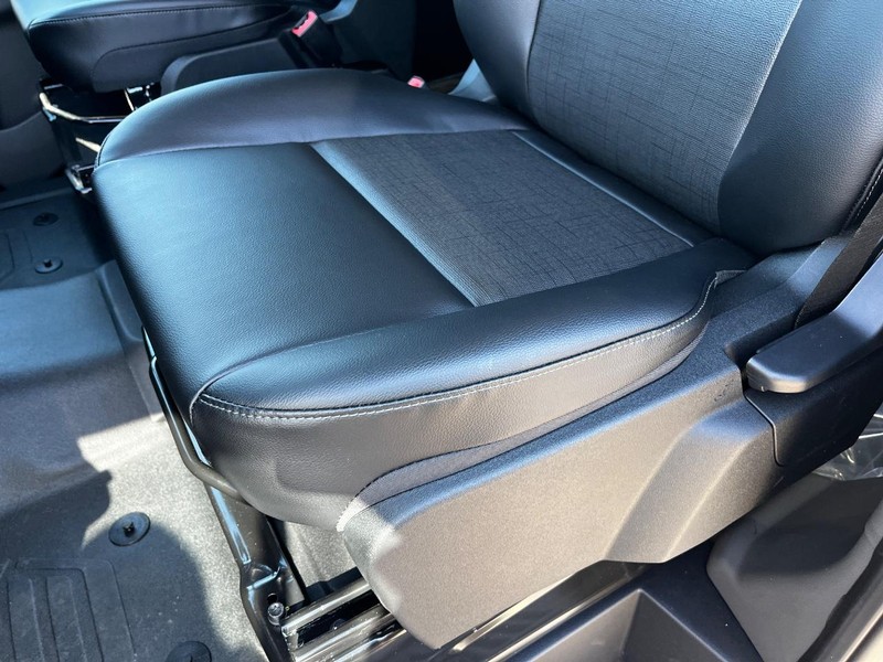 Ford Transit Cargo Van Vehicle Full-screen Gallery Image 05