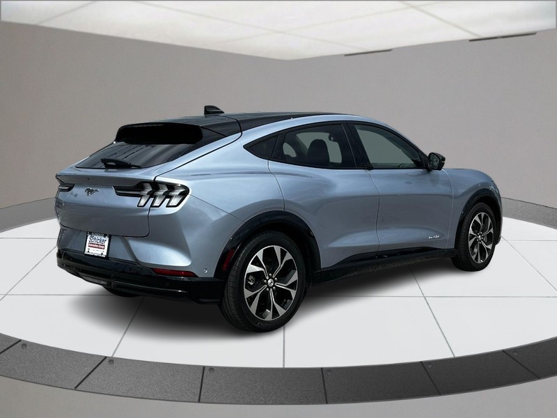 Ford Mustang Mach-E Vehicle Full-screen Gallery Image 03
