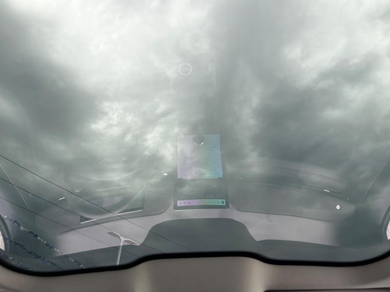 Ford Mustang Mach-E Vehicle Full-screen Gallery Image 11