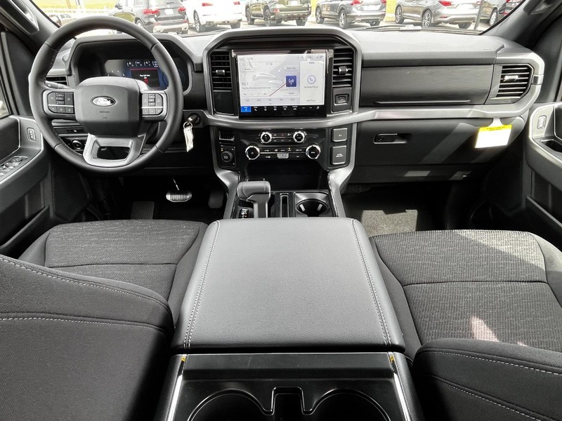 Ford F-150 Vehicle Full-screen Gallery Image 05