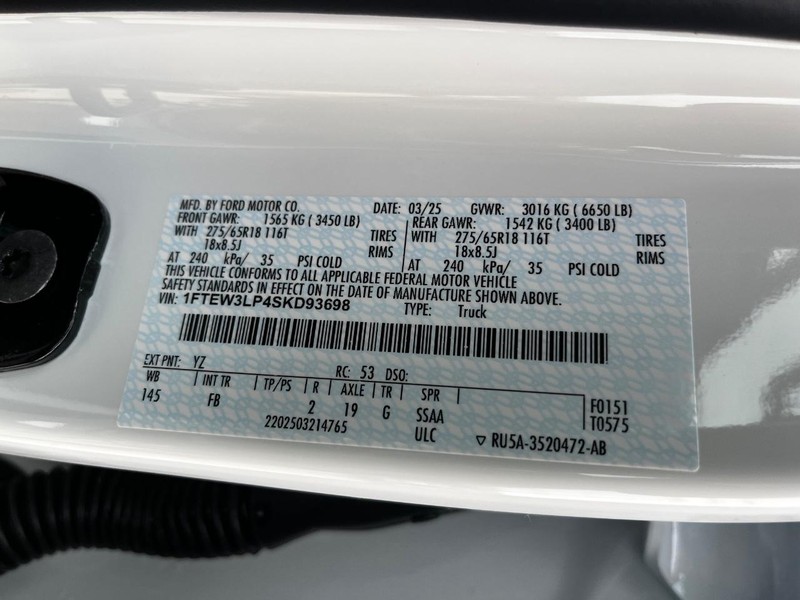 Ford F-150 Vehicle Full-screen Gallery Image 17