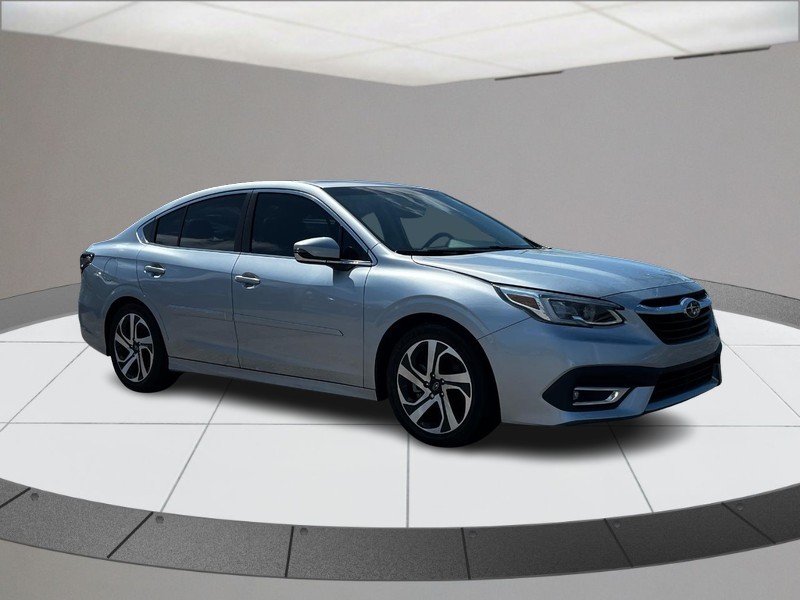 Subaru Legacy Vehicle Full-screen Gallery Image 02