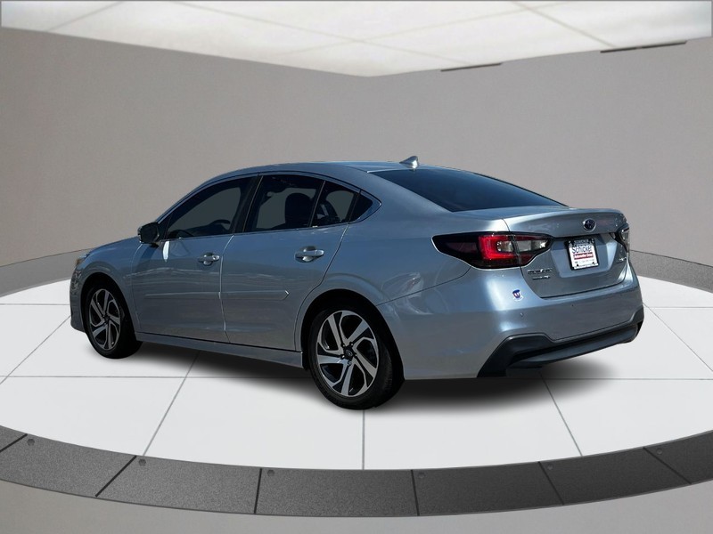 Subaru Legacy Vehicle Full-screen Gallery Image 06