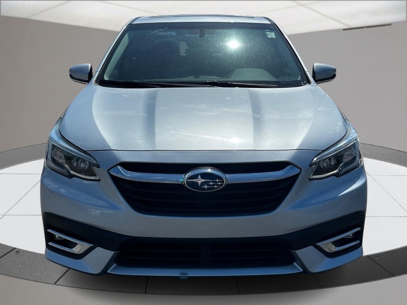 Subaru Legacy Vehicle Full-screen Gallery Image 09