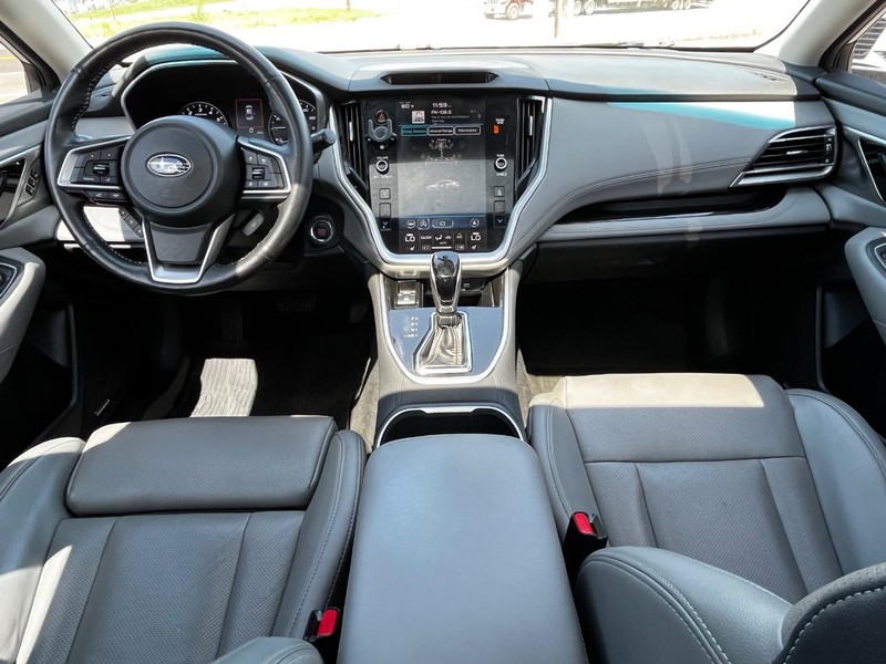 Subaru Legacy Vehicle Full-screen Gallery Image 13