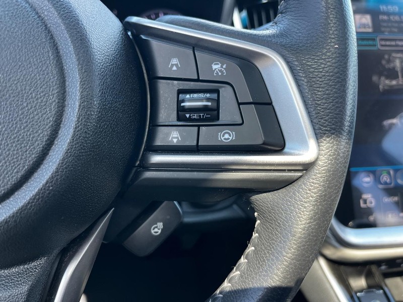 Subaru Legacy Vehicle Full-screen Gallery Image 19