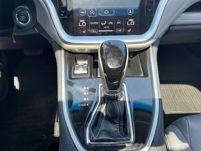 Subaru Legacy Vehicle Full-screen Gallery Image 21