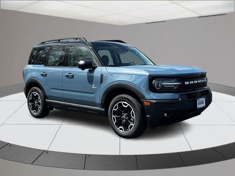 Ford Bronco Sport Vehicle Full-screen Gallery Image 02