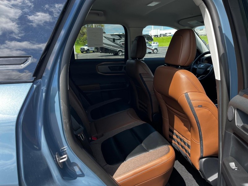 Ford Bronco Sport Vehicle Full-screen Gallery Image 04