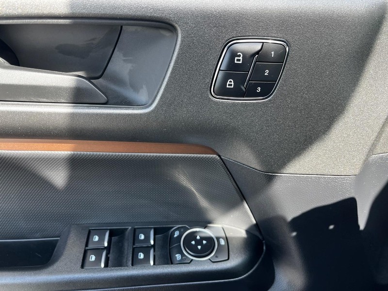 Ford Bronco Sport Vehicle Full-screen Gallery Image 08