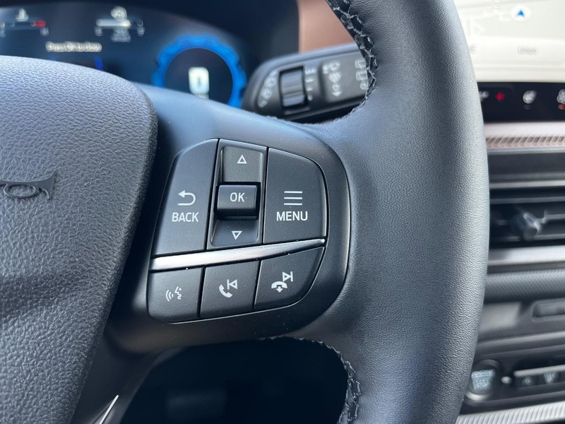 Ford Bronco Sport Vehicle Full-screen Gallery Image 11