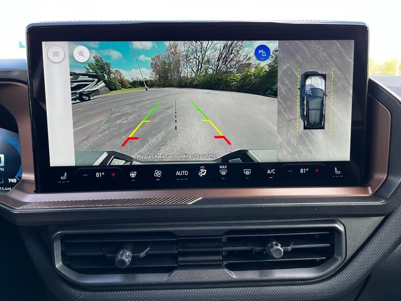 Ford Bronco Sport Vehicle Full-screen Gallery Image 16