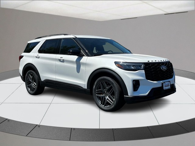 2025 Ford Explorer ST's photo
