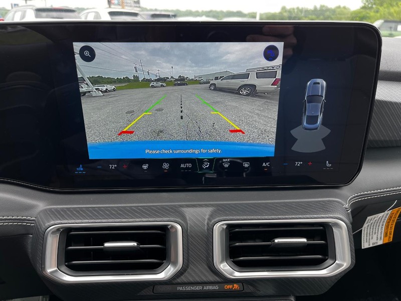 Ford Mustang Vehicle Full-screen Gallery Image 10