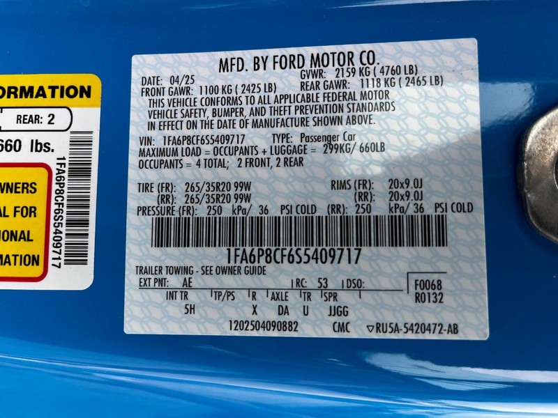 Ford Mustang Vehicle Full-screen Gallery Image 11