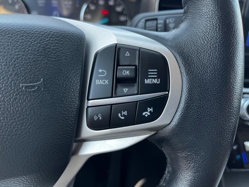 Ford Explorer Vehicle Full-screen Gallery Image 19