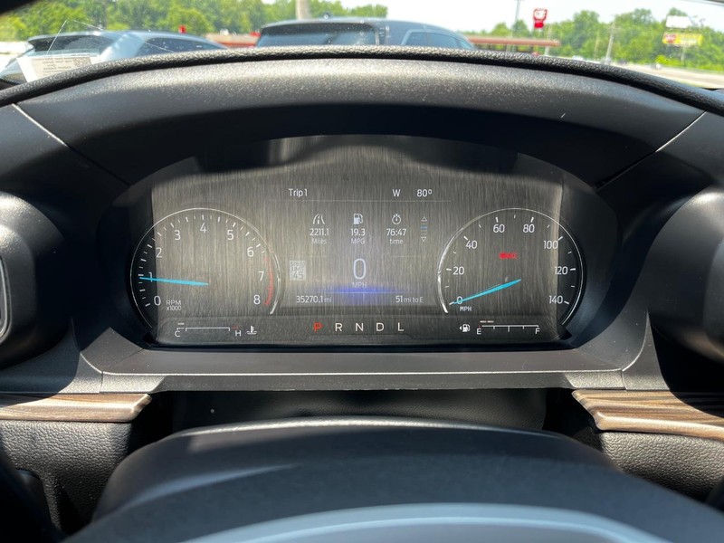Ford Explorer Vehicle Full-screen Gallery Image 20