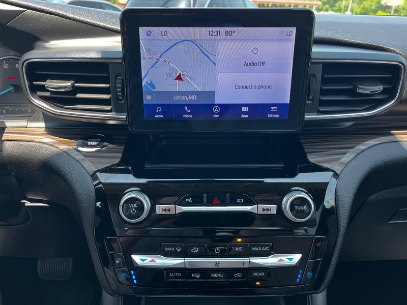Ford Explorer Vehicle Full-screen Gallery Image 22