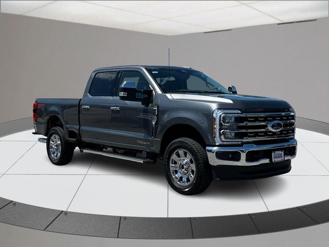 2025 Ford F-350 Super Duty Lariat's photo