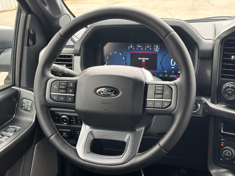 Ford F-150 Vehicle Full-screen Gallery Image 07