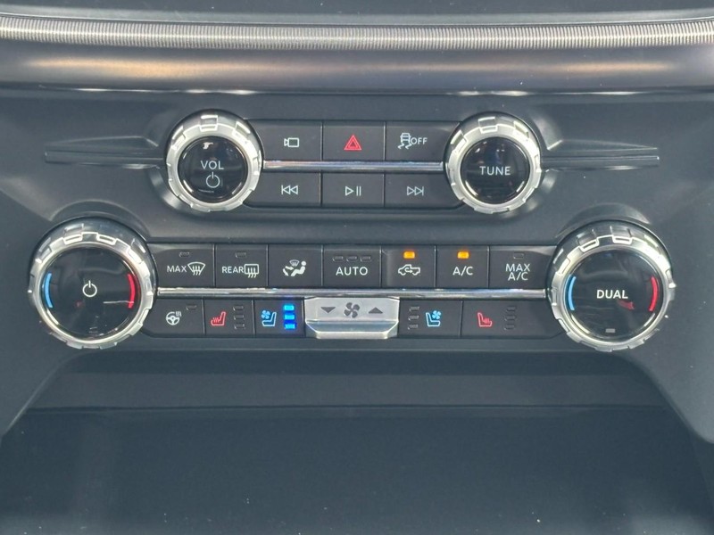 Ford F-150 Vehicle Full-screen Gallery Image 09