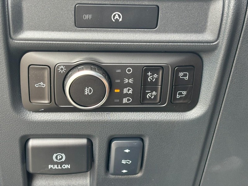 Ford F-150 Vehicle Full-screen Gallery Image 11