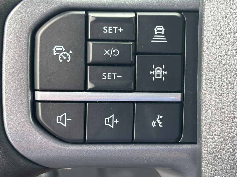 Ford F-150 Vehicle Full-screen Gallery Image 12