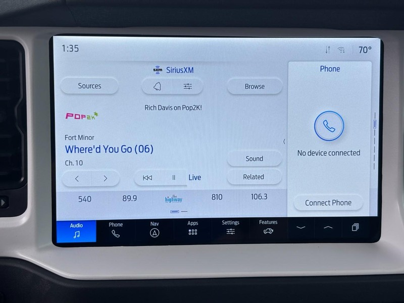 Ford Bronco Vehicle Full-screen Gallery Image 12