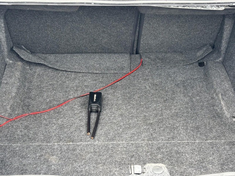 Dodge Challenger Vehicle Full-screen Gallery Image 04