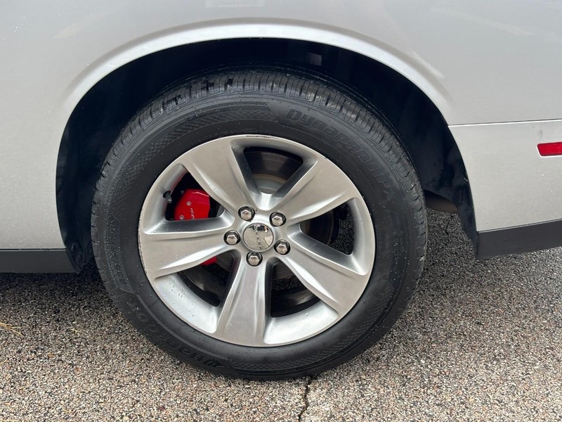 Dodge Challenger Vehicle Full-screen Gallery Image 07