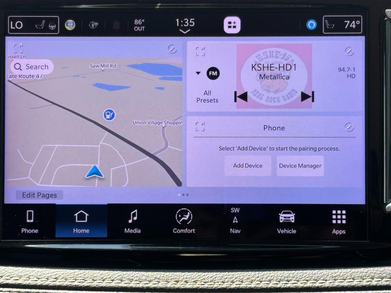 Chrysler Pacifica Vehicle Full-screen Gallery Image 14