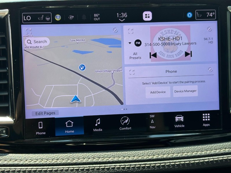 Chrysler Pacifica Vehicle Full-screen Gallery Image 21