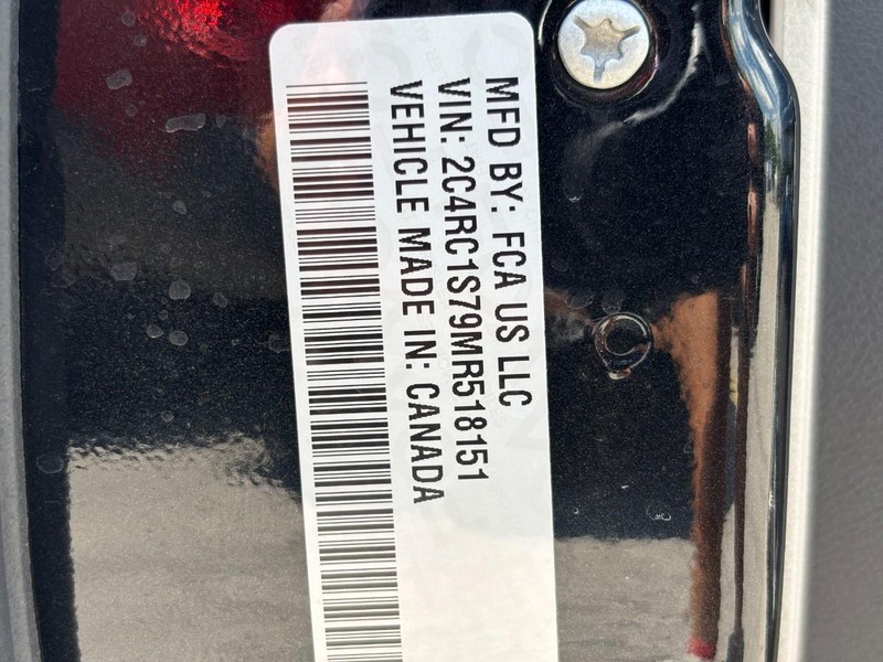 Chrysler Pacifica Vehicle Full-screen Gallery Image 28