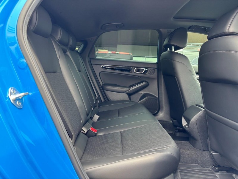 Honda Civic Hatchback Vehicle Full-screen Gallery Image 10