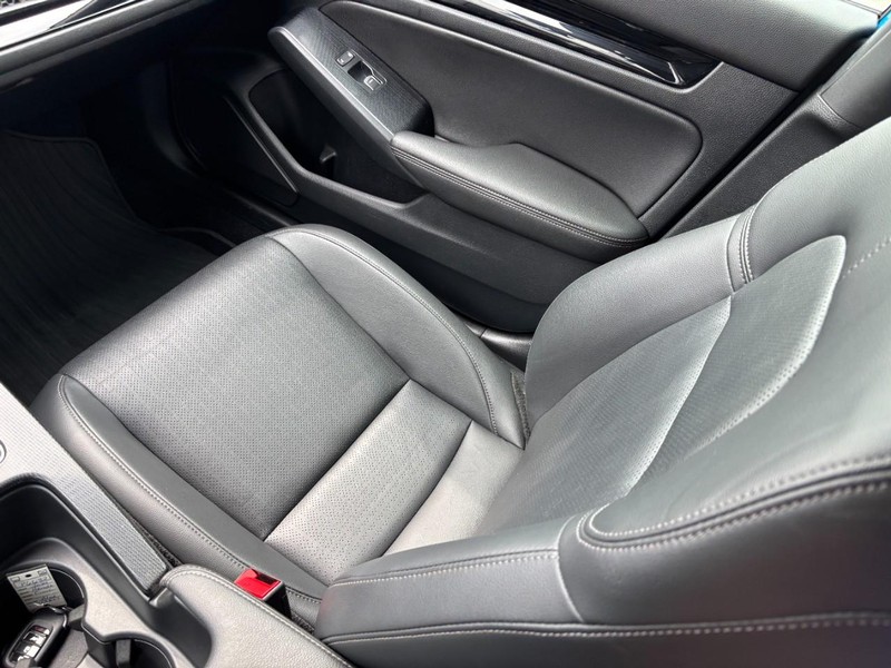 Honda Civic Hatchback Vehicle Full-screen Gallery Image 15