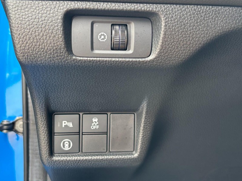 Honda Civic Hatchback Vehicle Full-screen Gallery Image 16