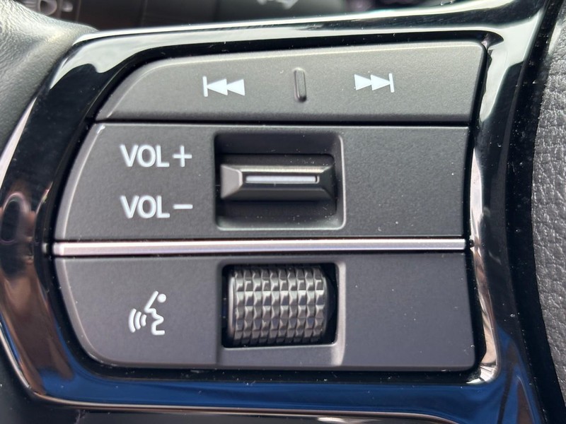 Honda Civic Hatchback Vehicle Full-screen Gallery Image 17