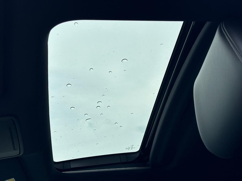 Honda Civic Hatchback Vehicle Full-screen Gallery Image 25