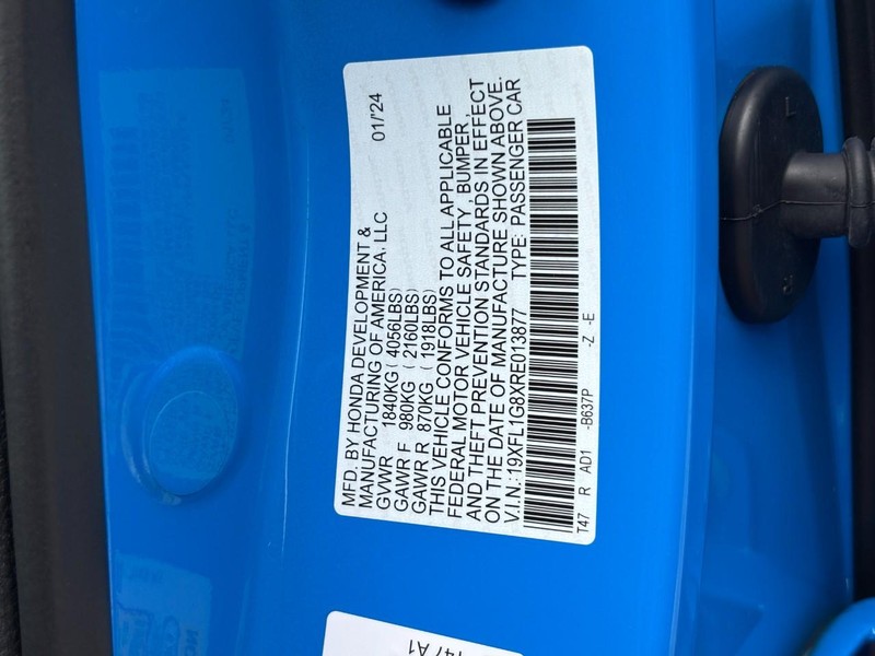 Honda Civic Hatchback Vehicle Full-screen Gallery Image 26