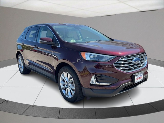 2022 Ford Edge Titanium's photo