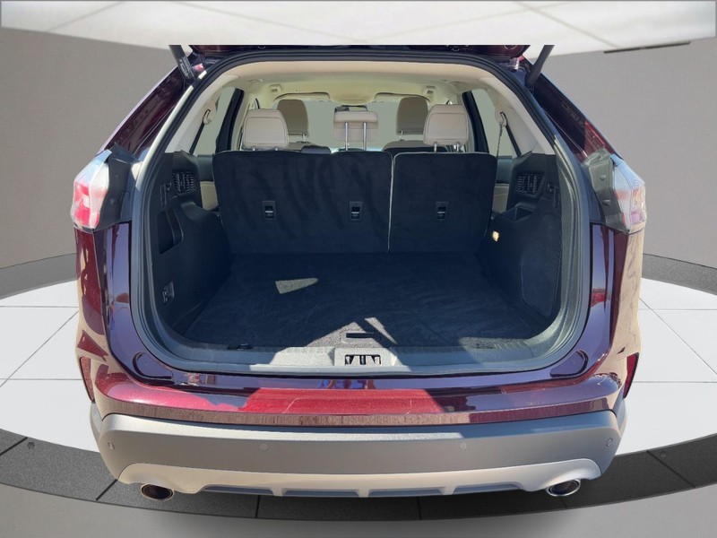 Ford Edge Vehicle Full-screen Gallery Image 04