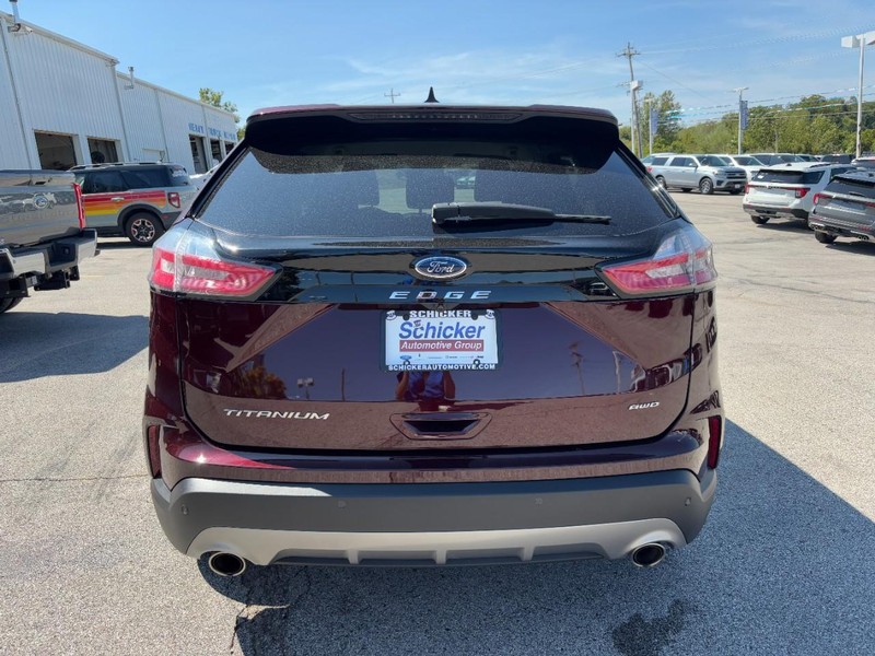 Ford Edge Vehicle Full-screen Gallery Image 05