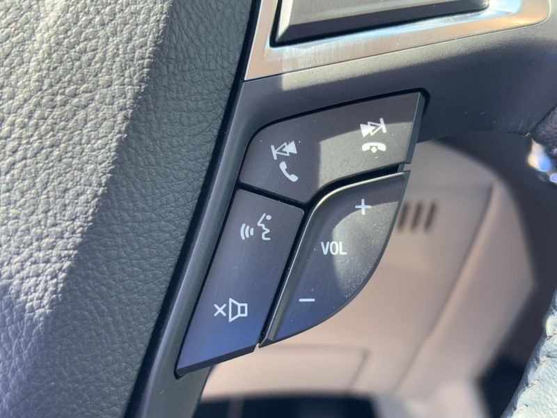 Ford Edge Vehicle Full-screen Gallery Image 20