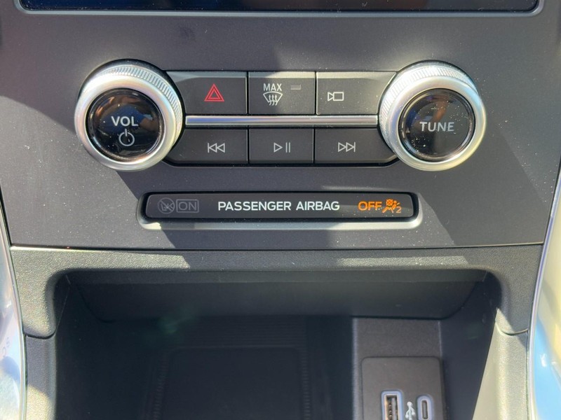 Ford Edge Vehicle Full-screen Gallery Image 24