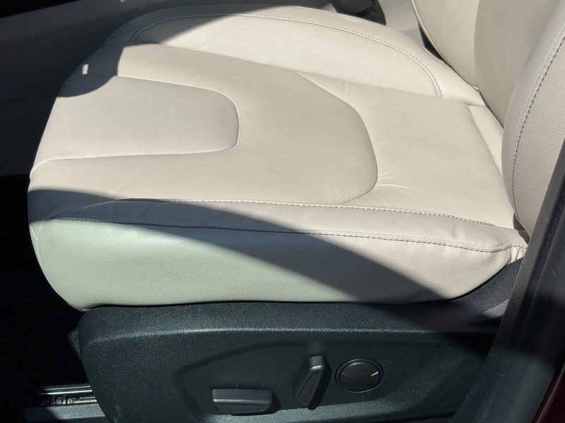 Ford Edge Vehicle Full-screen Gallery Image 27